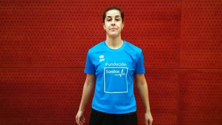 キャロリーナ・マリンのインスタグラム：「¿Sabéis que el bádminton es un deporte pionero en #DeporteInclusivo? 🏸 Con el apoyo de @fundacionsanitas la práctica de deporte de manera conjunta entre personas con y sin discapacidad recibe el impulso que merece 💪」
