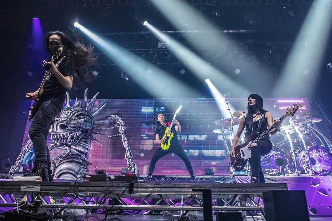 DragonForceさんのインスタグラム写真 - (DragonForceInstagram)「Can’t believe this was earlier this year! #Repost @aliciavigil Today on my stream I’m finally turning the tables and bringing on my @dragonforcehq bandmate @hermanli 🎸 Tune in at 3pm PST, Twitch.TV/AliciaVigil」12月2日 4時52分 - dragonforcehq