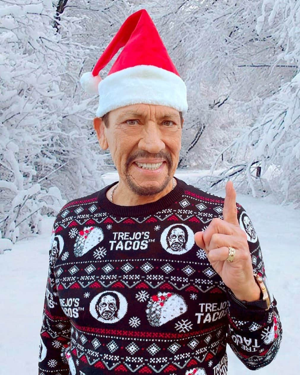 ダニー・トレホさんのインスタグラム写真 - (ダニー・トレホInstagram)「It's getting cold outside, so grab yourself an exclusive @TrejosTacos Ugly Christmas Sweater! Limited quantity available, Shop Now: *Link in Bio* #uglychristmassweater #trejostacos」12月2日 4時47分 - officialdannytrejo