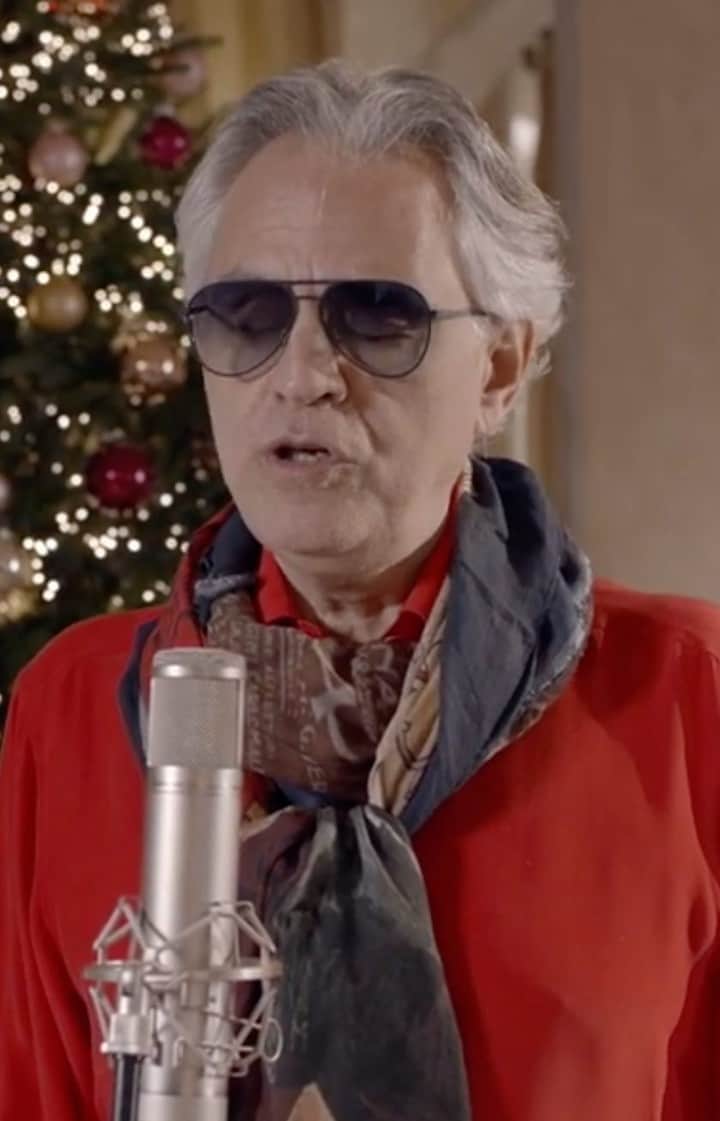アメリカン・ブロードキャスティング・カンパニーのインスタグラム：「It's not Christmas without Andrea Bocelli! 🎄 Relive the magic during the #DisneyHolidaySingalong now streaming, on demand and on Hulu ❤️💫」