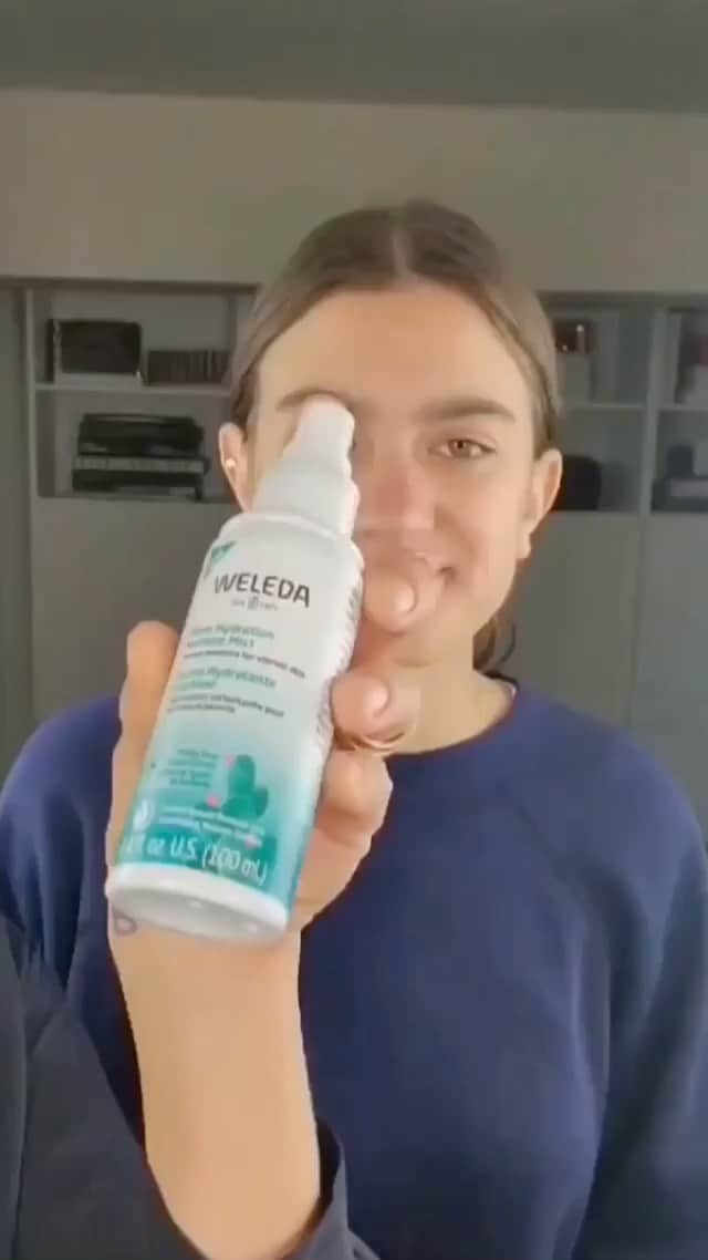Weledaのインスタグラム：「Mama knows best, especially when it comes to skincare! 🌵@Patidubroff shares the Weleda products best suited for her teenage daughter! Products used👇🏼⠀ • Sheer Hydration Eye Gel⠀ • Sheer Hydration Moisture Mist⠀ • Skin Food Lip Butter ⠀」