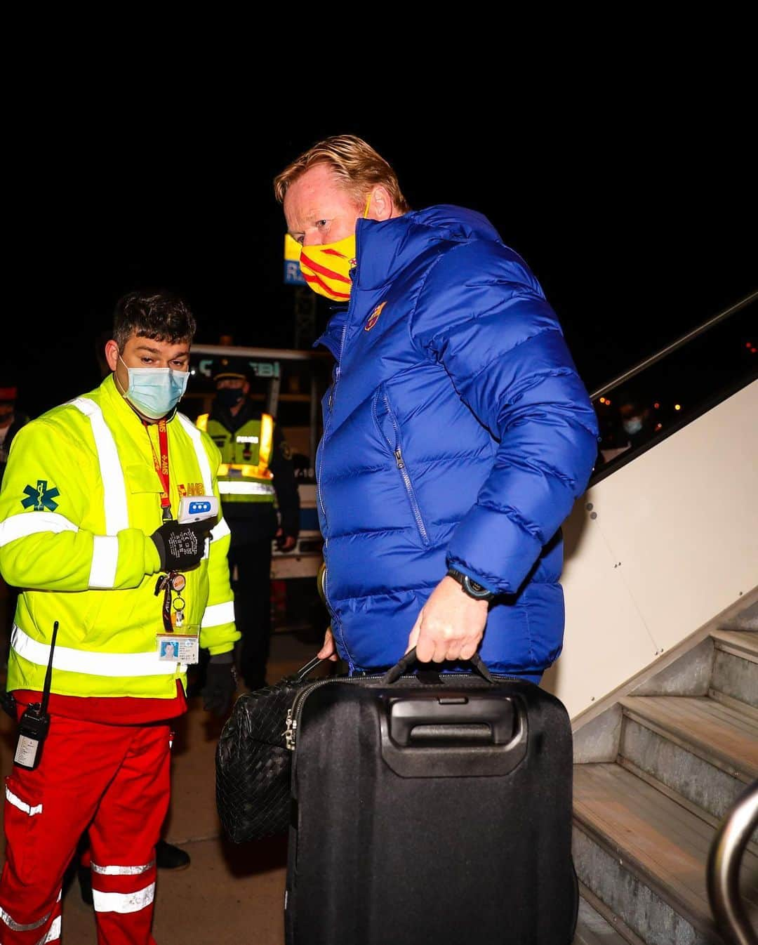 FCバルセロナさんのインスタグラム写真 - (FCバルセロナInstagram)「👋 Here we are, Budapest! 🛬 ¡Ya estamos en Hungría! 🇭🇺 Ja estem a Hongria! 🔵🔴 #FerencvarosBarça」12月2日 5時02分 - fcbarcelona