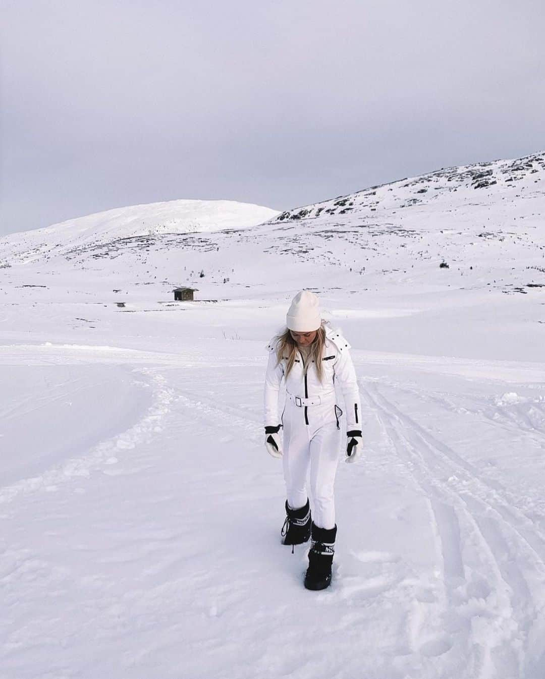 アンジェリカ・ブリックさんのインスタグラム写真 - (アンジェリカ・ブリックInstagram)「Winter is coming 🥶 ❄️😍」12月2日 5時07分 - angelicablick