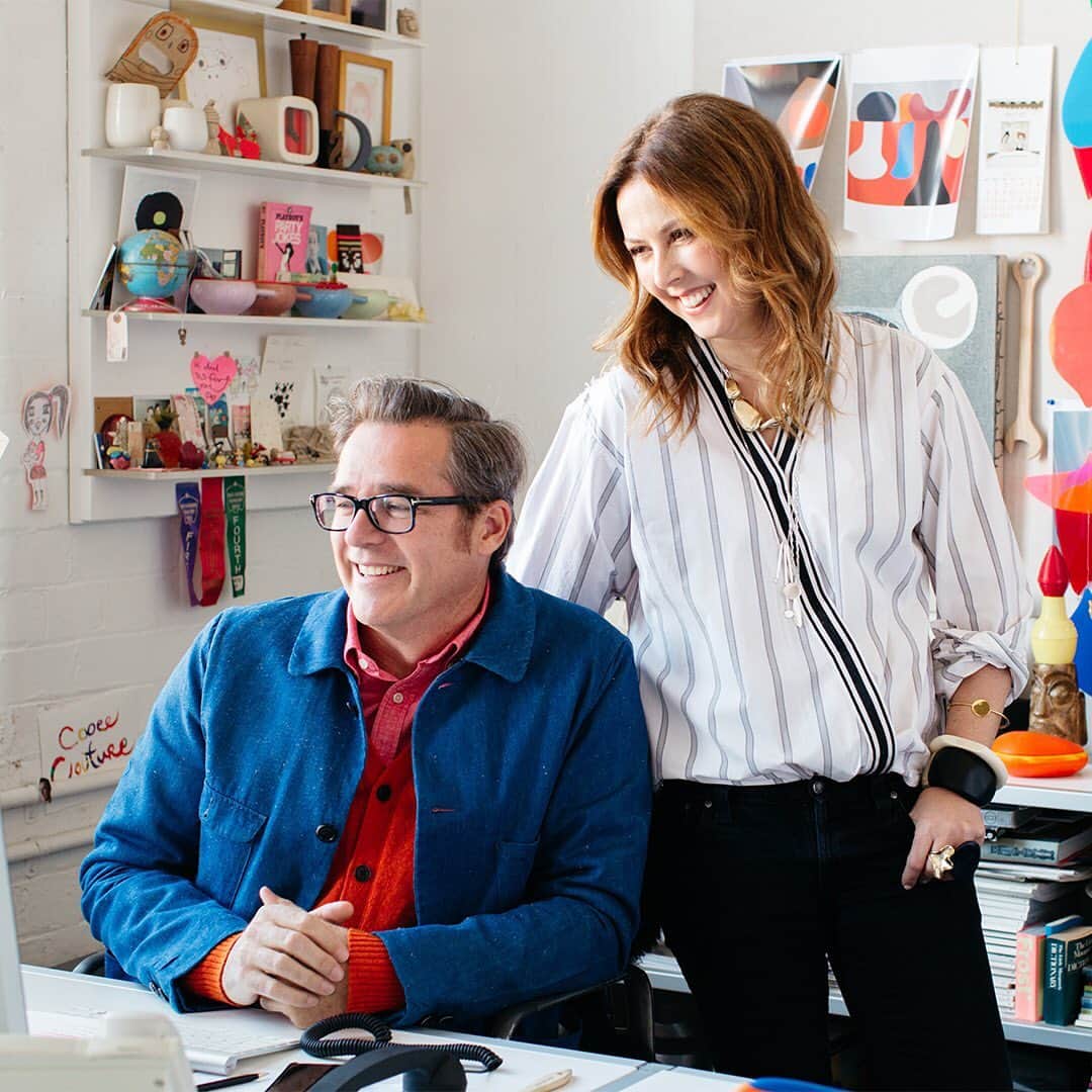 Fashion Weekのインスタグラム：「Congratulations to @louise_olsen and @stephenormandy of @dinosaur_designs for being awarded the 2020 #AustralianFashionLaureate Lifetime Achievement Award for their contribution to the Australian fashion industry. 📸 c/o @ausfashionweek. Learn more about this year’s winners via link in bio.」