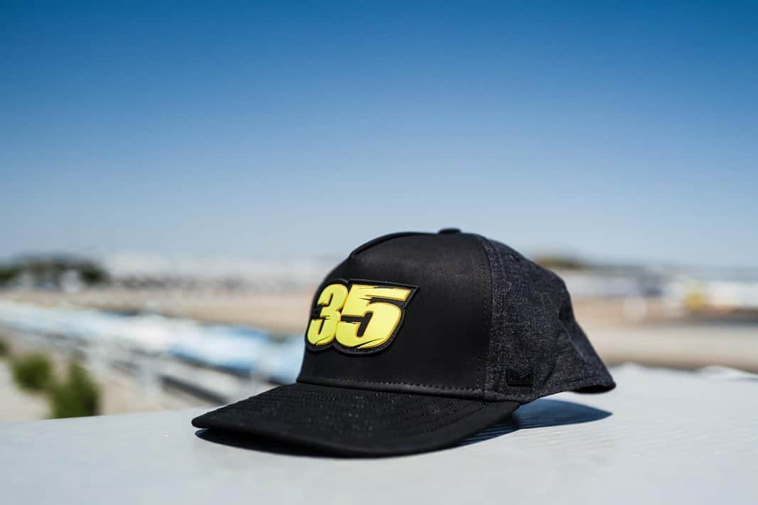 カル・クラッチローのインスタグラム：「Thank you for all your nice messages as my full time MotoGP racing comes to an end. To celebrate I have partnered with @melin to produce a super limited edition premium cap. There are only 35 available, so head to link in bio to snap one up! Once they’re gone, they’re gone!  Hope you like them …」