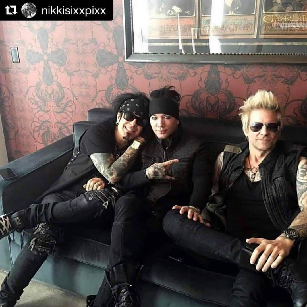 SIXX:A.M.さんのインスタグラム写真 - (SIXX:A.M.Instagram)「Maybe It’s Time What’s your playlist this week?   #sixxam」12月2日 5時30分 - sixxam