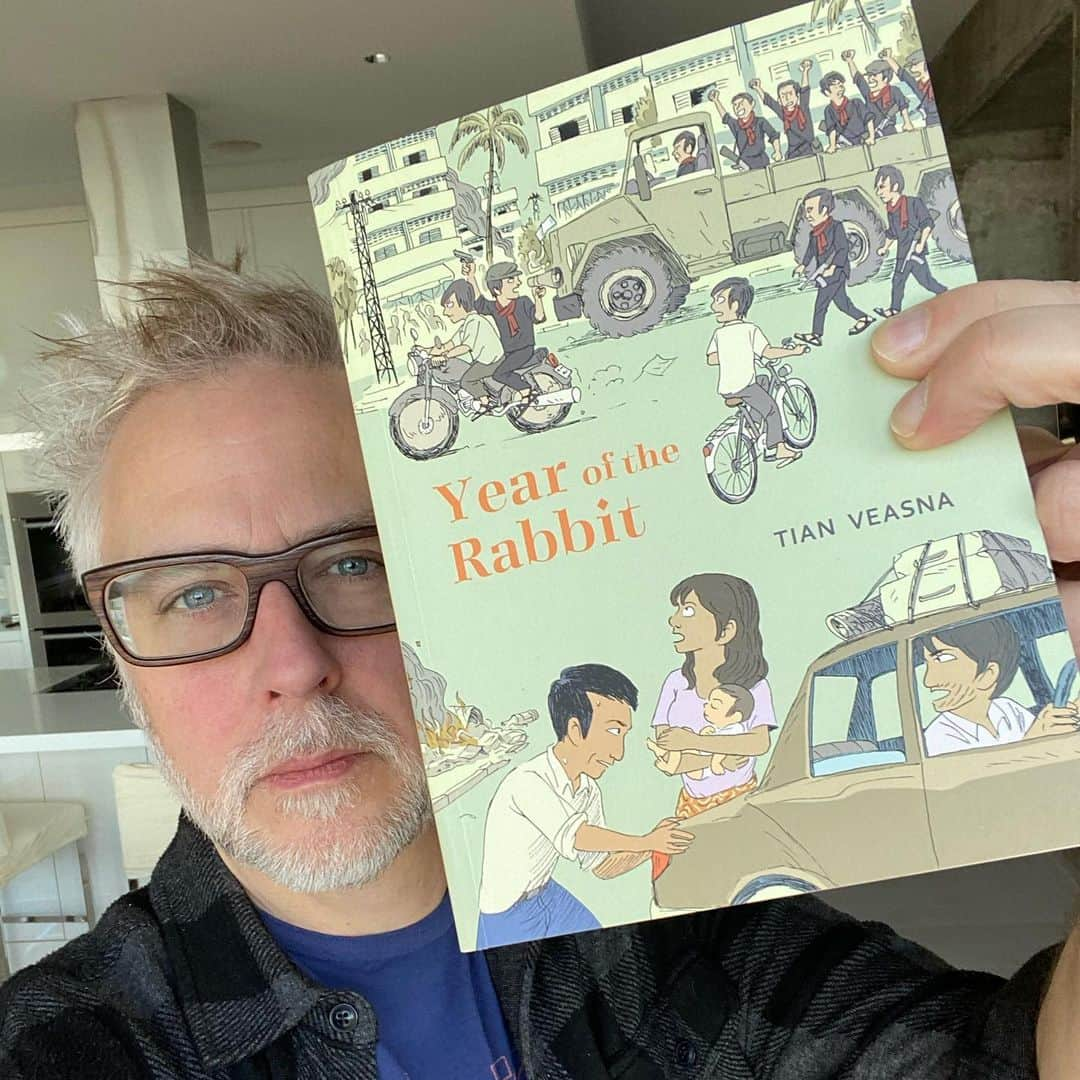 ジェームズ・ガンさんのインスタグラム写真 - (ジェームズ・ガンInstagram)「Last night I finished @tianveasna’s Year of the Rabbit from @drawnandquarterly, an autobiographical/biographical tale of one family during the Khmer Rouge’s takeover of Cambodia in ‘75. It’s harrowing & beautiful & sad & I couldn’t stop reading it. Definitely my favorite graphic novel of the year. Let me also say I don’t know the author or anyone at the publishing house. I bought it myself online. I’m simply sharing this now because it profoundly moved me & wanted to share something great with all of you. #comics #graphicnovel #cambodia」12月2日 5時41分 - jamesgunn