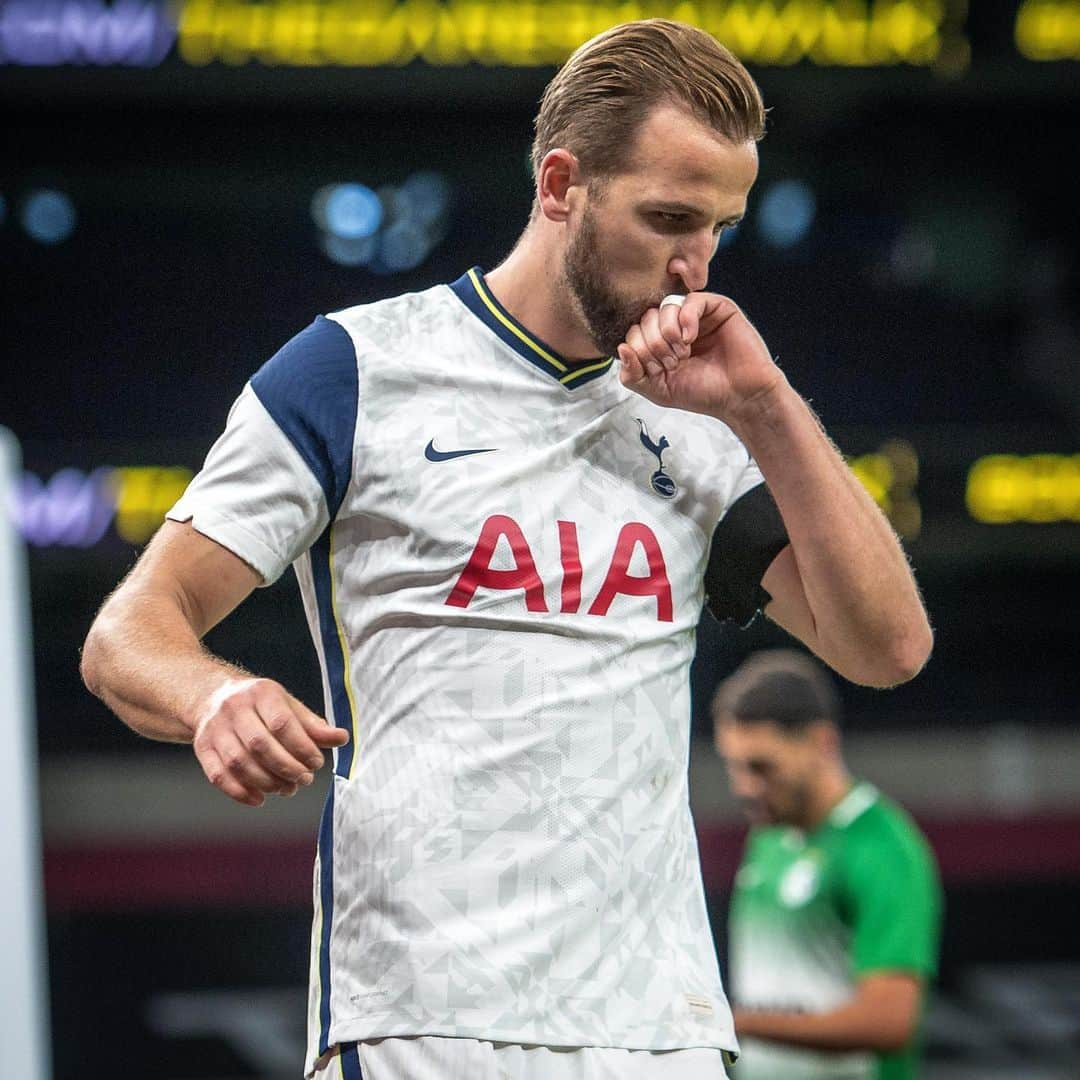 トッテナム・ホットスパーFCさんのインスタグラム写真 - (トッテナム・ホットスパーFCInstagram)「@harrykane has been nominated for the UEFA Team of the Year! 🤩 👏」12月2日 6時14分 - spursofficial