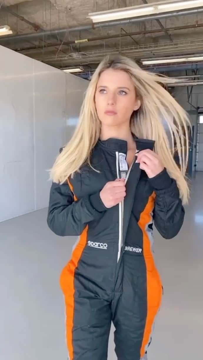 Lindsay Brewerのインスタグラム：「Driving racecars today so I’m happy❤️」