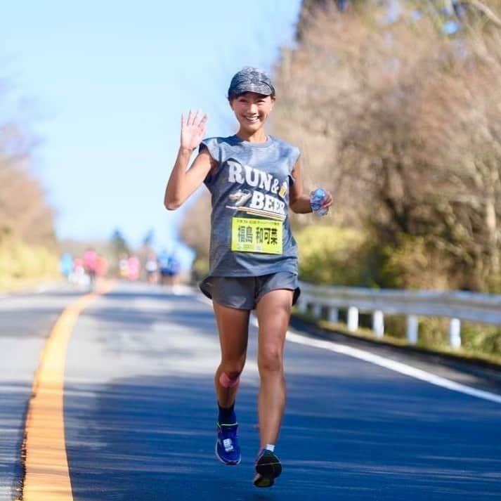 のインスタグラム：「おはようございます☀  すでにたくさんお祝いしていただいていますが、 38歳になりました😊  昨日はロケから走りに行きまして、 家で洗濯をしながら38歳を迎えると言う😎（笑）  メッセージもたくさんいただき、 ありがとうございます‼️‼️‼️‼️‼️  これからも…  見た目は女子 心は少年 中身はオッサン  で、（笑）  たくさんの事を経験しながら日々成長し、頑張っていきたいと思いますので、  これからもよろしくお願い致します🥰  写真は、激坂の時にトレイルランナーでフォトグラファーの下山さん @nblucks が撮って下さいました🏃‍♂️  38歳、ケガなく（笑）走り続けていきたいと思います☺️  #new #birthday #大人 #女性 #happy #ありがとう #よろしくお願い致します #Love #running #fishing #outdoor #run #and #beer #見た目は女子 #心は少年 #中身はオッサン #power #up #38 #anniversary #㊗️ #🏃‍♂️ #👟 #🍺 #❤️ #😊 #🎂 #✨」