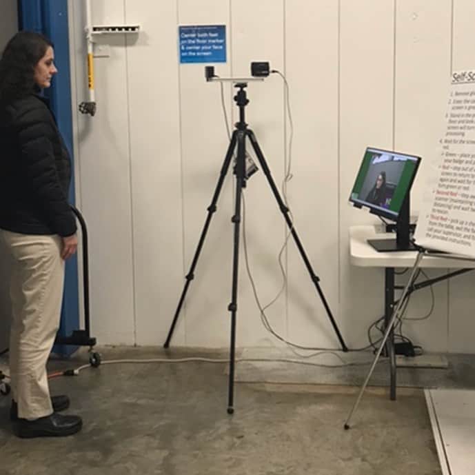 3M（スリーエム）さんのインスタグラム写真 - (3M（スリーエム）Instagram)「When the #COVID19 pandemic began, 3M plant managers were faced with the challenge of leading a team of dedicated workers in an unprecedented situation. Learn more as two managers share what it means to lead during these times via link in bio. #LifeWith3M」12月2日 6時56分 - 3m
