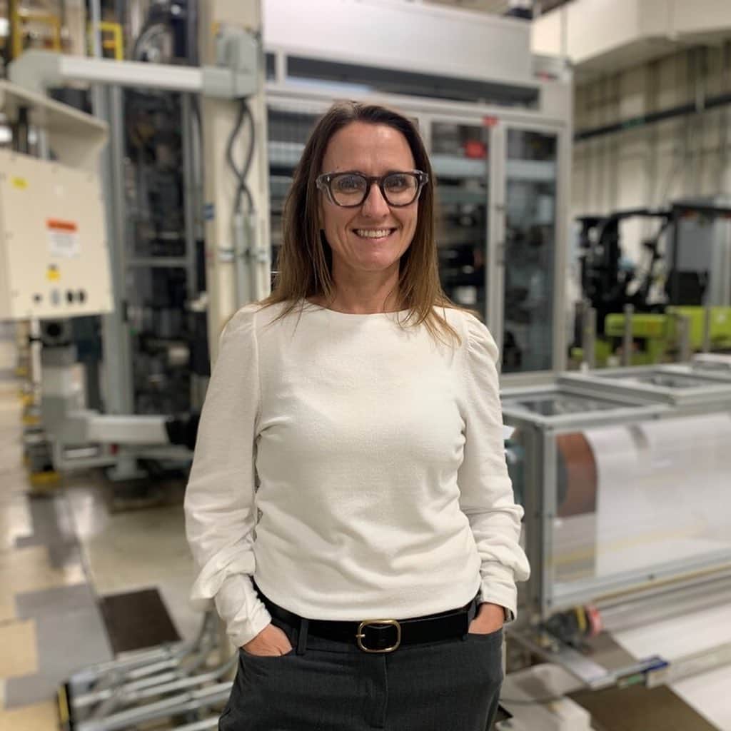 3M（スリーエム）さんのインスタグラム写真 - (3M（スリーエム）Instagram)「When the #COVID19 pandemic began, 3M plant managers were faced with the challenge of leading a team of dedicated workers in an unprecedented situation. Learn more as two managers share what it means to lead during these times via link in bio. #LifeWith3M」12月2日 6時56分 - 3m