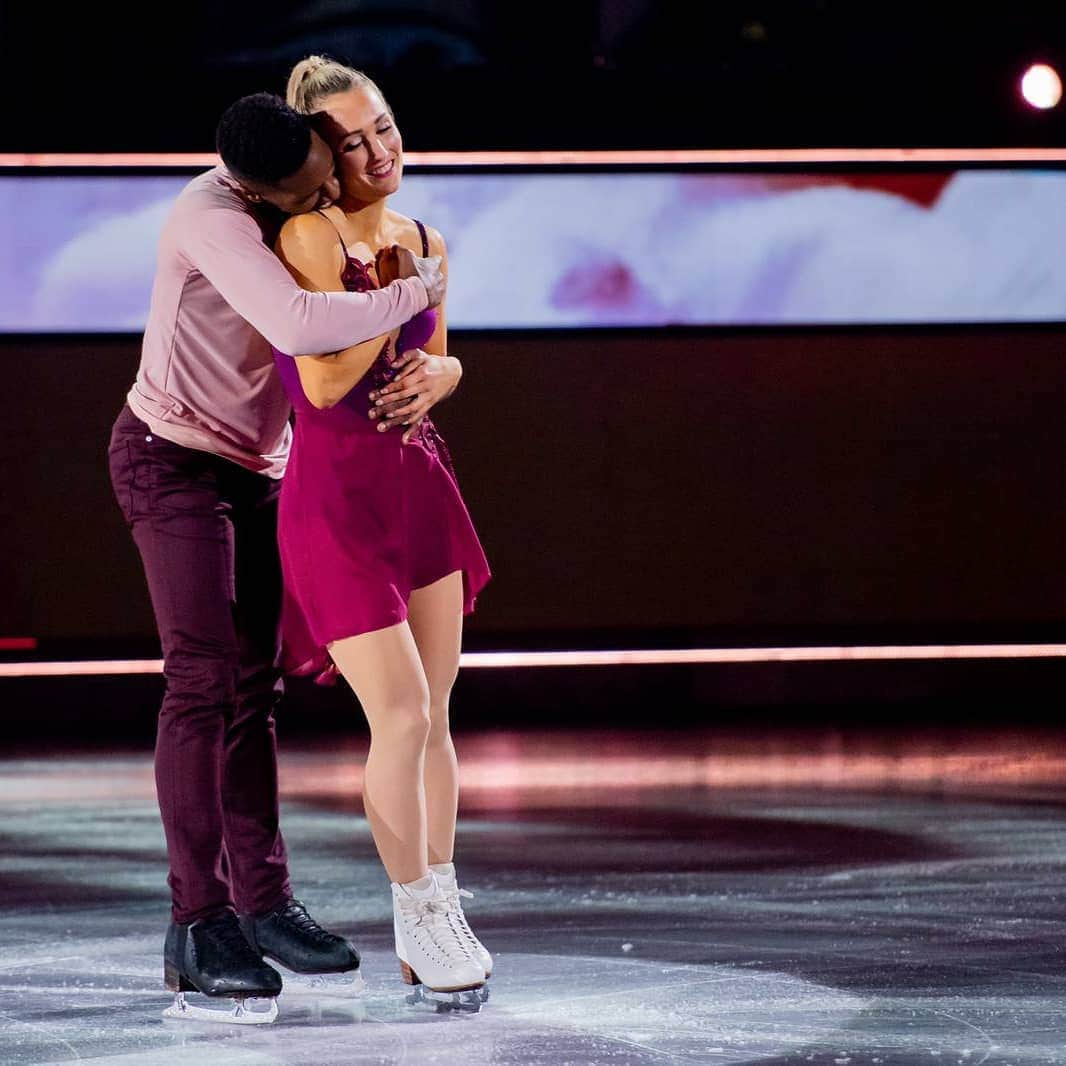 のインスタグラム：「1 of 2  I racked my brain for what pictures to put up and what to say, so I've landed on series of hugs. A hug can be a sign of affection, joy, camaraderie, restoration, reconciliation, comfort, a celebratory "job well done", and thankfulness.  . I went into Battle of the Blades with no expectations, no real joy for the sport of figure skating, a nihilistic view of the world, and a somewhat directionless passion for advocacy. Somehow this unassuming show about hockey players becoming figure skaters brought a real smile back to my face, a confidence that was almost extinguished by a toxic and racist culture, and a reassurance that the positivity and passion you put out into the world is valuable and can help so many people. Of course there are many people to thank, but none more so than Jessica Campbell. . 11 weeks ago I met Jessica, Katherine, and Ben to start our training for Battle of Blades, a show I was more anxious than excited to start. Having only met through a Zoom call this was the first interaction with a group I would be spending at least 1.5 months 24/7 with. Instantly Jessica's joyful and open aura smacked me in the face and the goofiness commenced. Day by day, week by week as we worked away on figure skating/hockey semantics and translations we got to know each others stories, behaviours, quirks, heartbreaks, and passions. All through laughter, injuries, and the occasional tears.  . Jessica, you helped me more than you'll ever know in such a short amount of time. Each of these embraces was a moment of healing, mutual appreciation, joy, and thankfulness. Thank you for your trust, your light, your vulnerability, your talent (PEEP THE TURN OUT, EXTENSION, AND EMOTION:👸🏼) and your advocacy. Together we raised awareness and $35,000 for kids to learn how to love themselves, to love others, and to use truth,  knowledge, understanding, and compassion as a tool for change in our world. There is SO much left to do but, this is exactly where I want to be.  . During a time where a hug is subversive and ill-advised, especially with a stranger. I was fortunate enough to do and feel all of this with a person whom is no longer a stranger, but a dear friend💜」