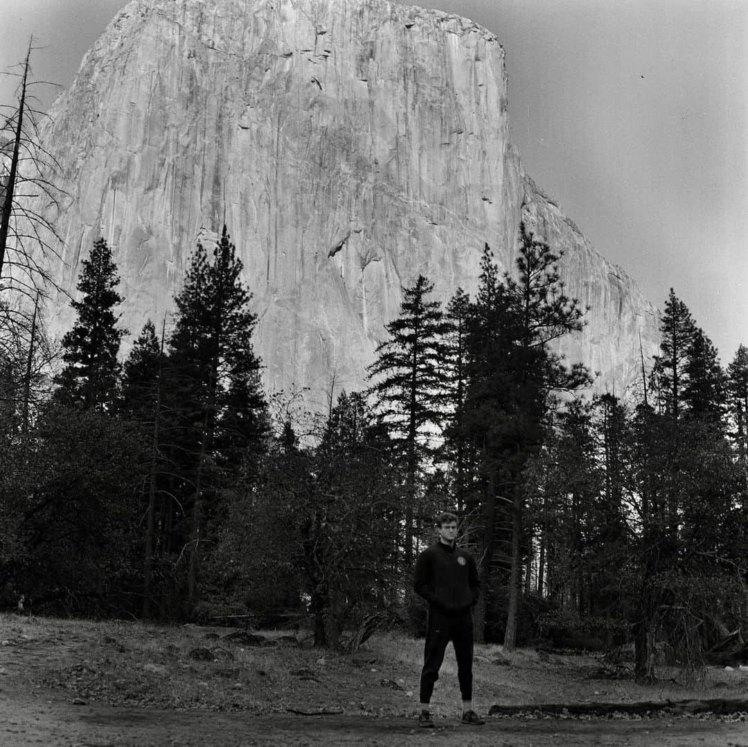 ウィロー・シールズさんのインスタグラム写真 - (ウィロー・シールズInstagram)「I shot some portraits of my 🍯 in Yosemite   Medium format film on my Hasselblad 500cm」12月2日 7時05分 - willowshields