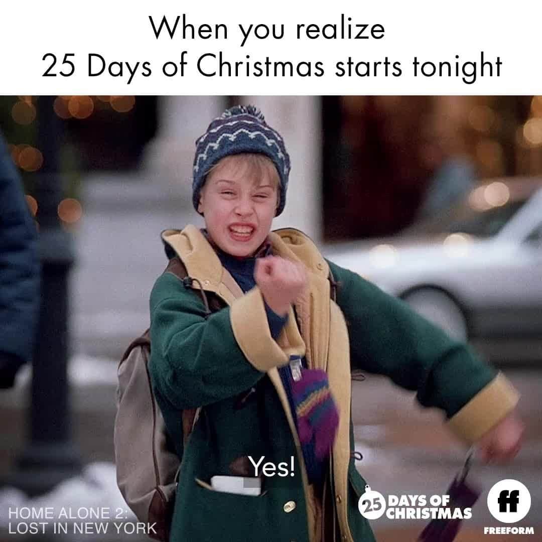アメリカン・ブロードキャスティング・カンパニーのインスタグラム：「‘Tis the season for #25DaysOfChristmas. Watch @25Days of Christmas December 1 – 25 on @freeform! 🎄✨」