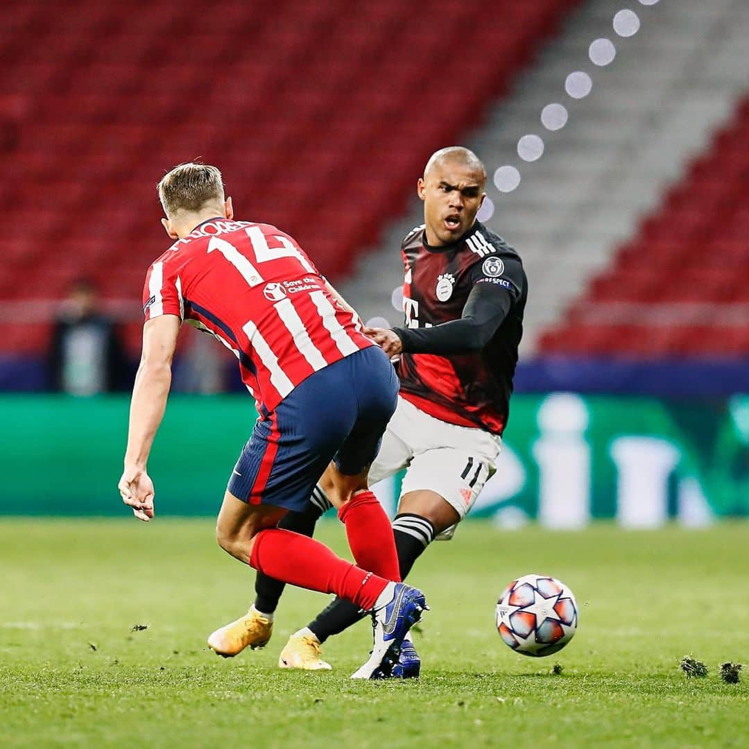 ダグラス・コスタさんのインスタグラム写真 - (ダグラス・コスタInstagram)「No caminho certo!!!   @fcbayern ⚡️」12月2日 7時21分 - douglascosta