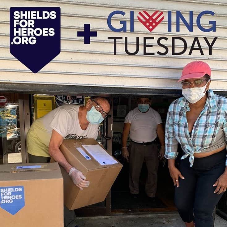 ロビン・ロード・テイラーのインスタグラム：「For @shieldsforheroes, #GivingTuesday is every day, providing PPE for our heroes on the front lines. Please consider donating whatever you can. Thank you and stay safe. Link in bio. ❤️」