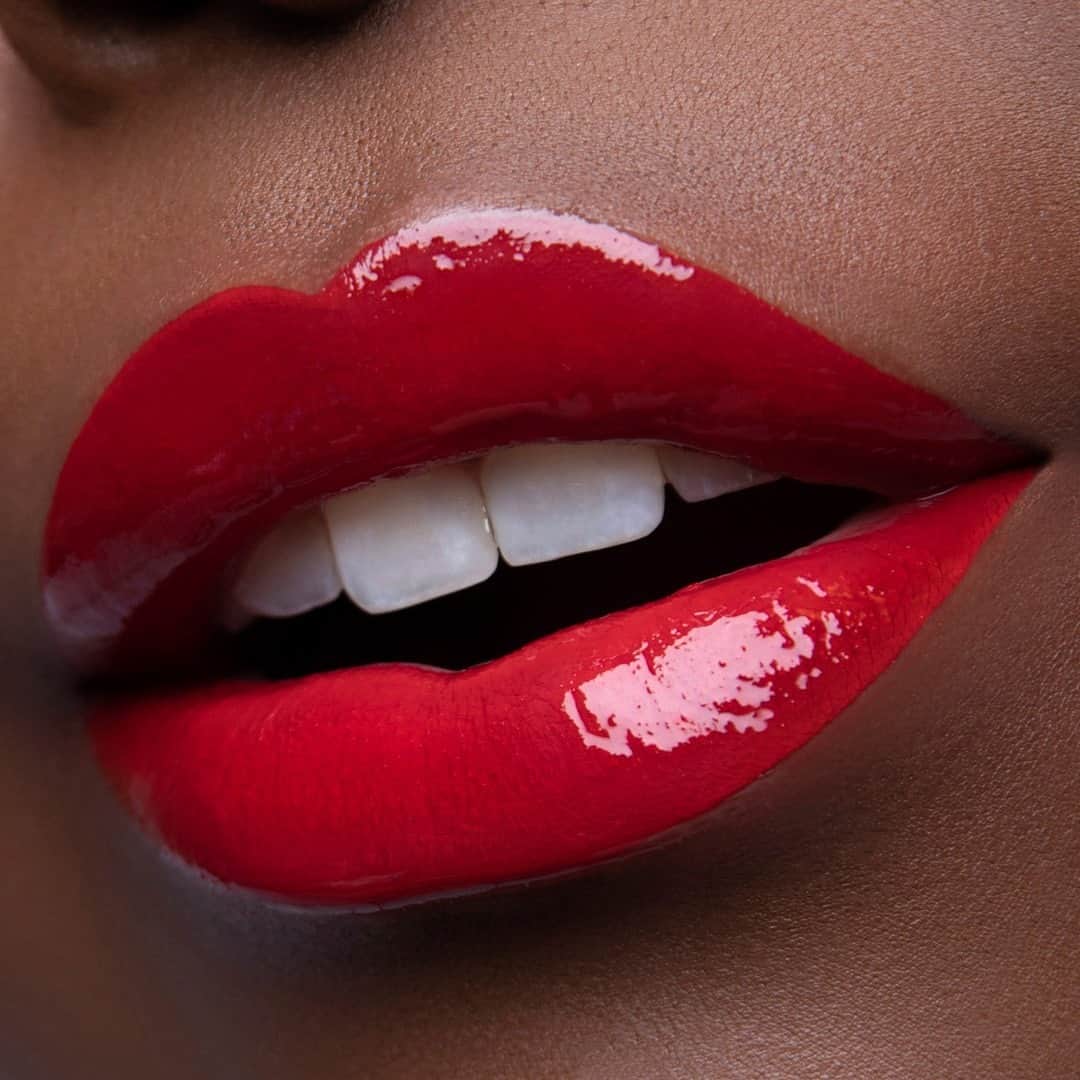 NYX Cosmeticsさんのインスタグラム写真 - (NYX CosmeticsInstagram)「The perfect red 💋 @jieasa slays this glossy power lip rocking our NEW Shine Loud High Shine Lip Color in 'On A Mission' ❤️ This dual sided lippie delivers one-swipe color with an ultra-glossy, non-sticky finish ✨ AND she's #vegan! 🥑 Launching 12/6 on nyxcosmetics.com & @ultabeauty 💄 • #nyxcosmetics21drop #nyxcosmetics #nyxprofessionalmakeup #crueltyfreebeauty」12月2日 7時28分 - nyxcosmetics