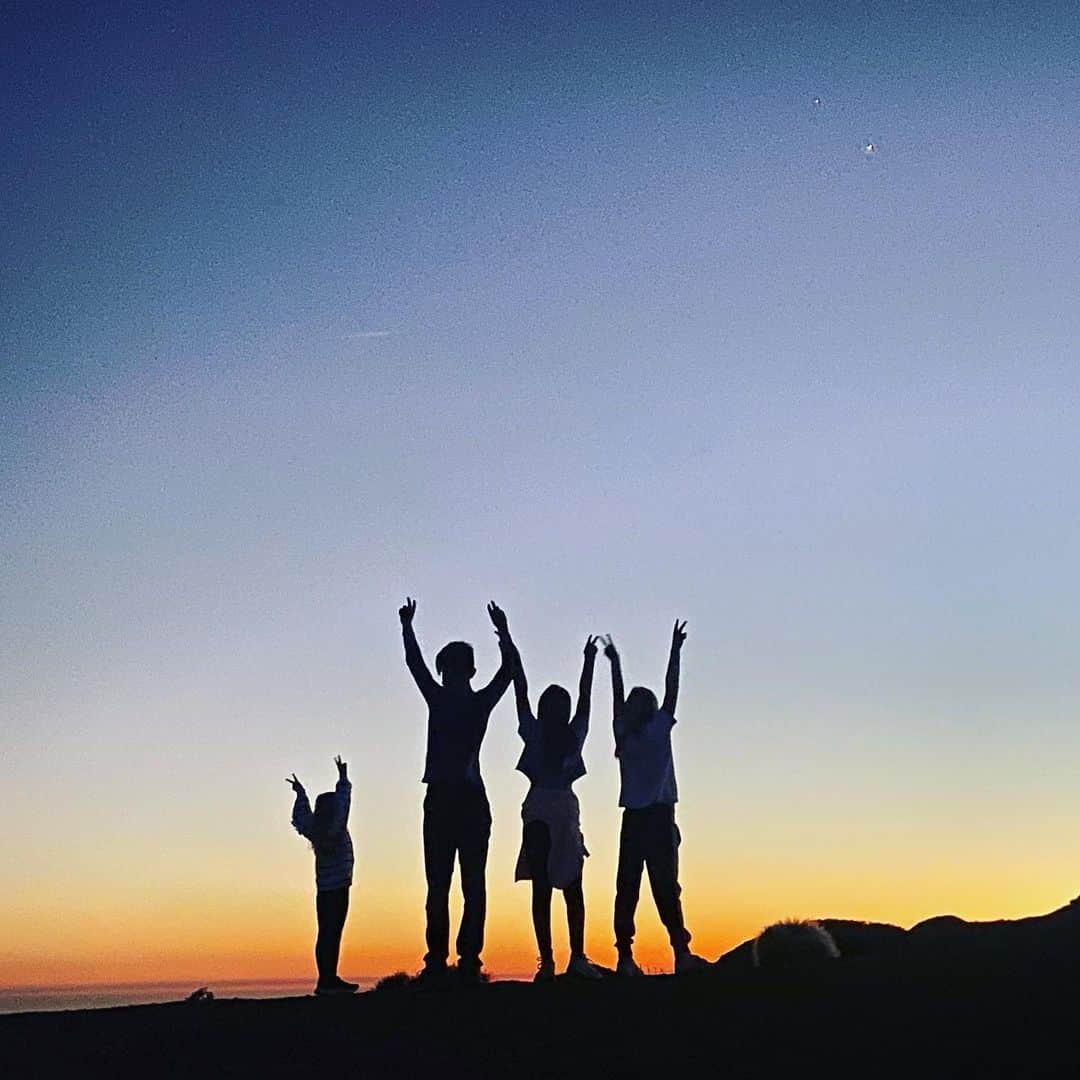 ジェシカ・キャプショーのインスタグラム：「Best crew ever.」