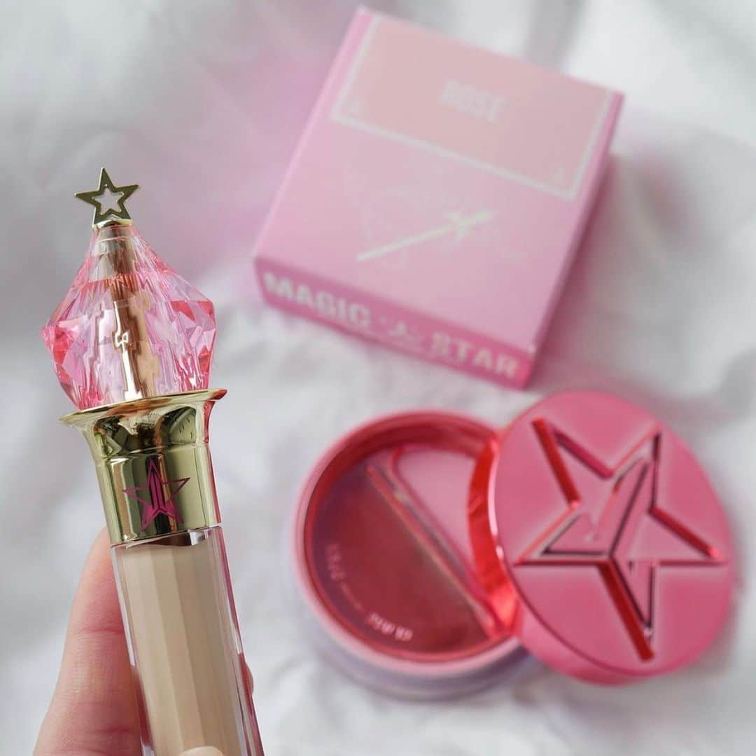 Jeffree Star Cosmeticsさんのインスタグラム写真 - (Jeffree Star CosmeticsInstagram)「Dynamic Duo💕 @cristina_mua_ showing off our #MagicStar Concealer & Setting Powder ✨ What’s your perfect combo? 🌟  #jeffreestarcosmetics」12月2日 7時39分 - jeffreestarcosmetics