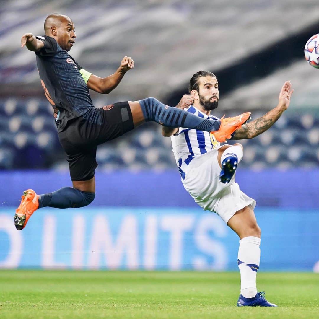フェルナンジーニョのインスタグラム：「KEEP PUSHING 💪🏾 we are on the right track. #cmoncity」
