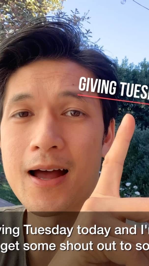 ハリー・シャム・ジュニアのインスタグラム：「It’s #GivingTuesday and here are a few organizations that I will be donating to today.   @theconsciouskid is one that I have been working closely with on some future projects specifically their Anti-Racist Children’s Book Fund that helps counter racism and racial bias by exposing kids to different cultures, race and stories through children’s books from curated authors. Check their page out to learn more.   Another is @thepeopleconcern great organization that provides outreach, interim housing, mental & medical health care, substance abuse services, domestic violence services, life skills to homeless individuals. I’ve seen first hand the critical work they do and hearing from folks on the ground doing the necessary work to get people back on their feet.  Consider donating.   I know it’s been a tough year for everyone but if you can even donate even a small amount. A little goes a long way.   To folks who want to help but don’t have the monetary means to, I will donate $100 in YOUR NAME for up to 10 people to the @thepeopleconcern or @theconsciouskid   All you have to do is post #PeopleConcernHarry or #ConsciousKidHarry and share why it’s important to give.   Thanks y’all and Happy Giving TUESDAY! #GivingTuesday #ConsciousKidHarry #PeopleConcernHarry」