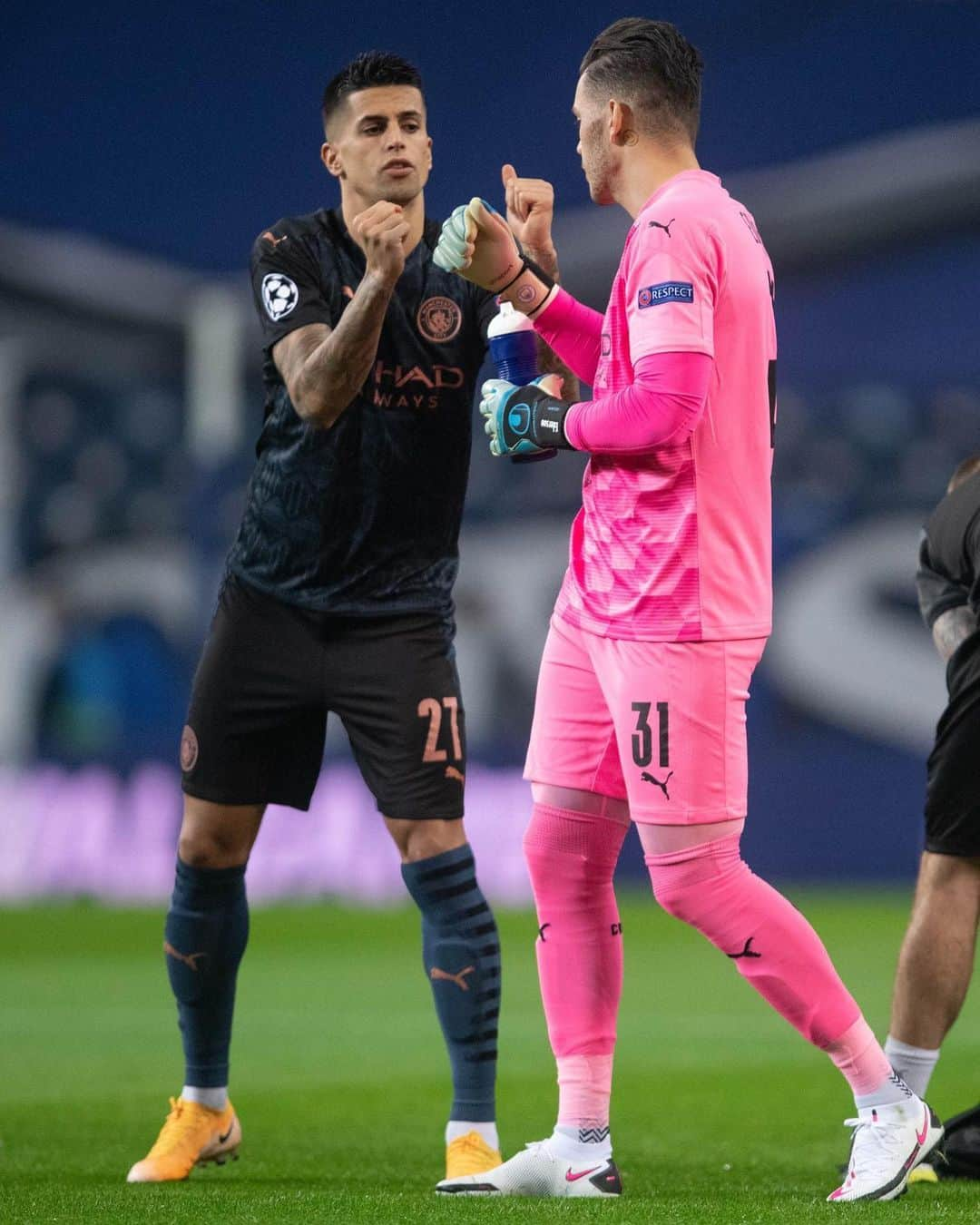 エデルソン・モラレスさんのインスタグラム写真 - (エデルソン・モラレスInstagram)「#UCL」12月2日 8時13分 - ederson93