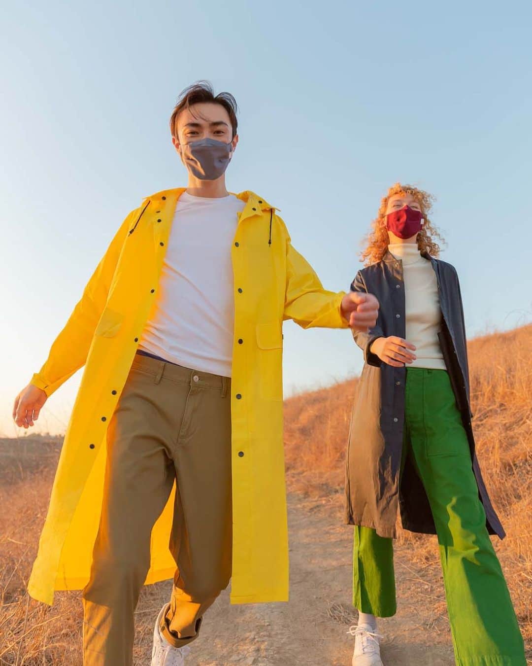 のインスタグラム：「This #GivingTuesday we’re excited to announce that we’ve been able to donate over 1.5 million meals in partnership with @feedingamerica ❤️ For every mask you purchase, we donate 10 meals to help individuals and families in need across America. We couldn’t have done this without you all, and we’re so thankful for your support over the past several months! You’ve all kept our factory running, our employees employed, and allowed us to keep doing what we love doing through this crazy time. While we hope we don’t have to make masks forever and that we could live in a world where we can freely hi-5 and hug and go out to eat, we’re still so thankful and lucky that we get to do this for now. A big virtual thank you to you all 🌟」