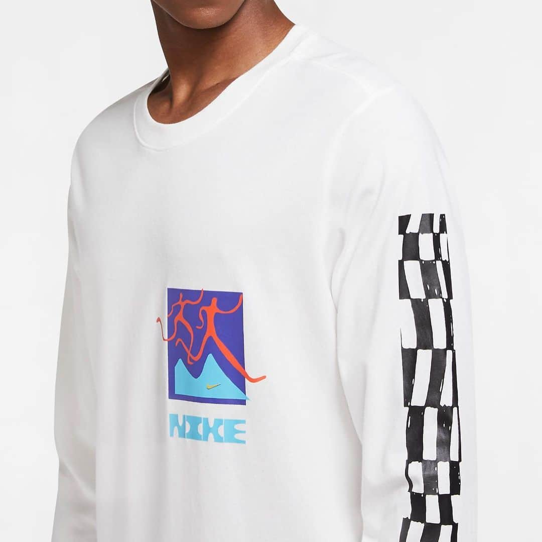 トロ・イ・モアのインスタグラム：「@nike collab available now at nike.com」