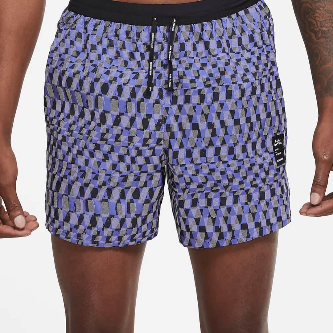 トロ・イ・モアのインスタグラム：「reflective @nike running shorts available now at nike.com」