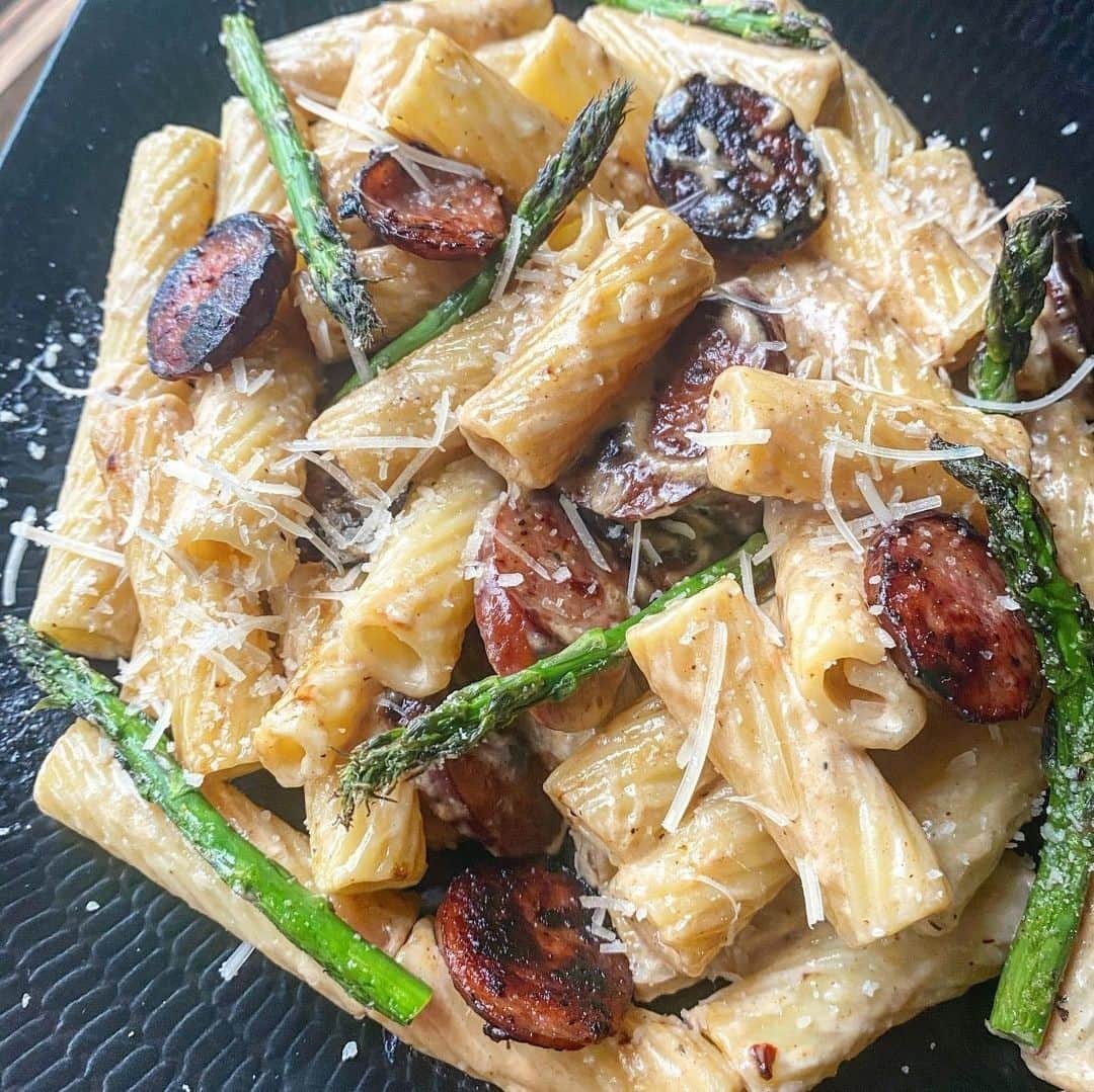 Flavorgod Seasoningsさんのインスタグラム写真 - (Flavorgod SeasoningsInstagram)「Savory & smokey rigatoni 🔥 by @platesbykandt seasoned with Flavor God Everything Seasoning!!⁠ -⁠ Add delicious flavors to your meals!⬇️⁠ Click link in the bio -> @flavorgod  www.flavorgod.com⁠ -⁠ You’ll never guess what ingredients we used for the sauce 😏⁠ ⁠ Also, making this was sooo quick and easy. Took maybe less than 30 minutes!⁠ -⁠ DM @platesbykandt for full recipe⁠ Key ingredients ⁠ • @flavorgod everything⁠ • @barillaus⁠ • Cream⁠ • @eckrichmeats 4 pepper smoked sausage⁠ • asparagus⁠ • @murrayscheese Parmesan⁠ -⁠ Flavor God Seasonings are:⁠ ✅ZERO CALORIES PER SERVING⁠ ✅MADE FRESH⁠ ✅MADE LOCALLY IN US⁠ ✅FREE GIFTS AT CHECKOUT⁠ ✅GLUTEN FREE⁠ ✅#PALEO & #KETO FRIENDLY⁠ -⁠ #food #foodie #flavorgod #seasonings #glutenfree #mealprep #seasonings #breakfast #lunch #dinner #yummy #delicious #foodporn ⁠ ⁠」12月2日 9時01分 - flavorgod