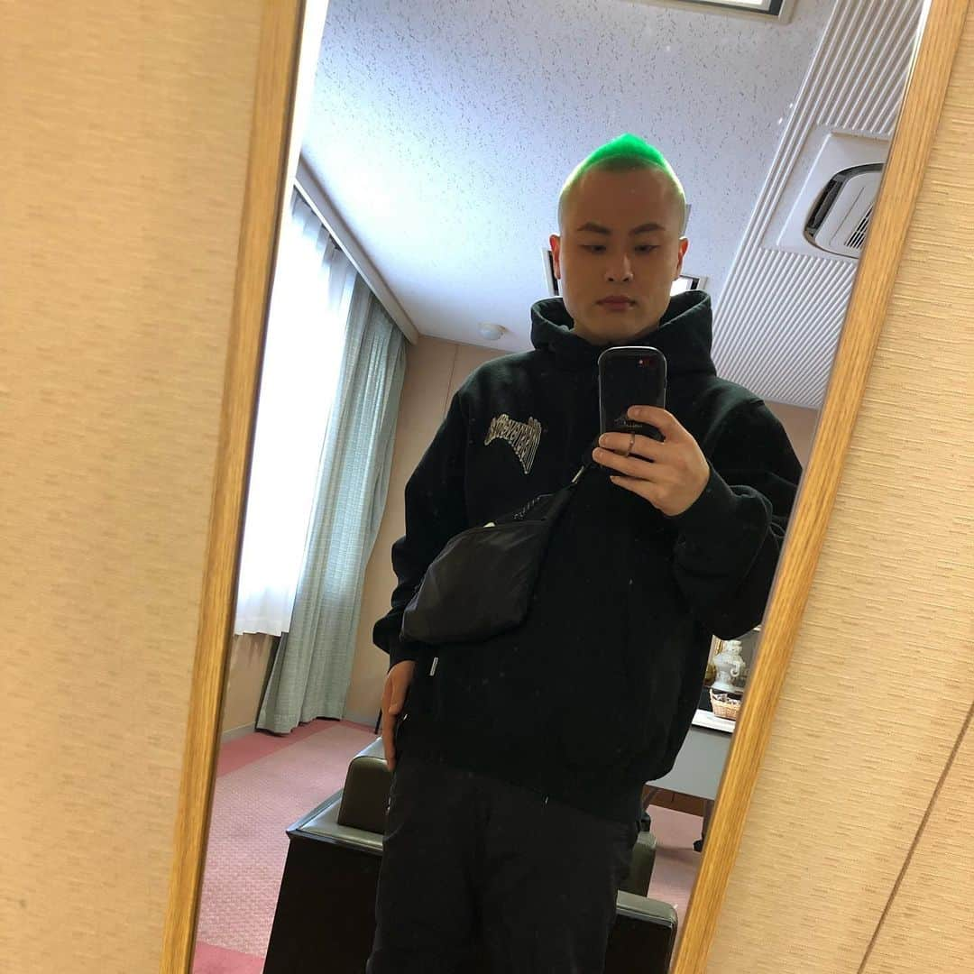 大村ジーニアスさんのインスタグラム写真 - (大村ジーニアスInstagram)「朝イチの僕どう？ 朝からメイクしていって メイクさんに手直ししてもらいました！」12月2日 9時01分 - kenjitimekenjitime