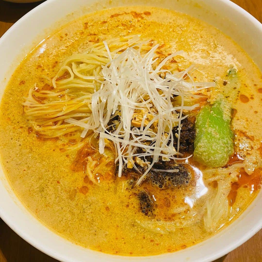 タカさんのインスタグラム写真 - (タカInstagram)「ダイエット飯  ピザ  坦々麺  麻婆豆腐  この他にも写真はでてないが  アラビアータスパ  アンチョビトマトピザ  小エビのオーブン焼き  カプレーゼ  五目炒飯  などなど」12月2日 9時08分 - taka.tkg