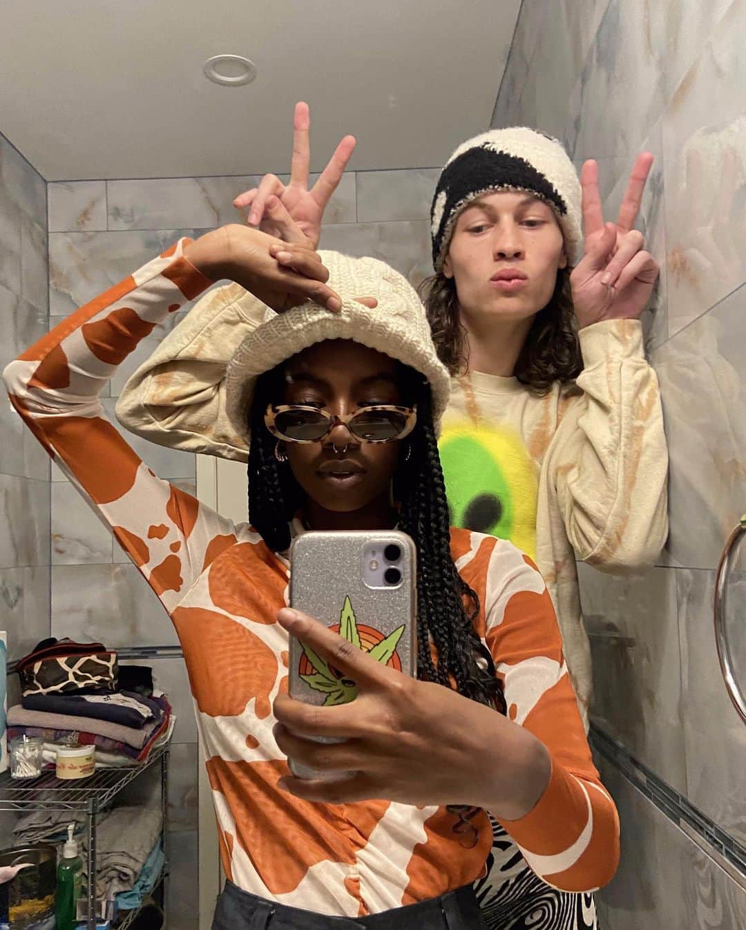 Urban Outfittersさんのインスタグラム写真 - (Urban OutfittersInstagram)「"We literally wear everything of each other's. There are no limits!" Cutest couple @taaaylizzle and @arthurkelso share an apartment and their wardrobe, too. Head to the link in bio to read more with them on the #UOCommunity page.」12月2日 9時22分 - urbanoutfitters