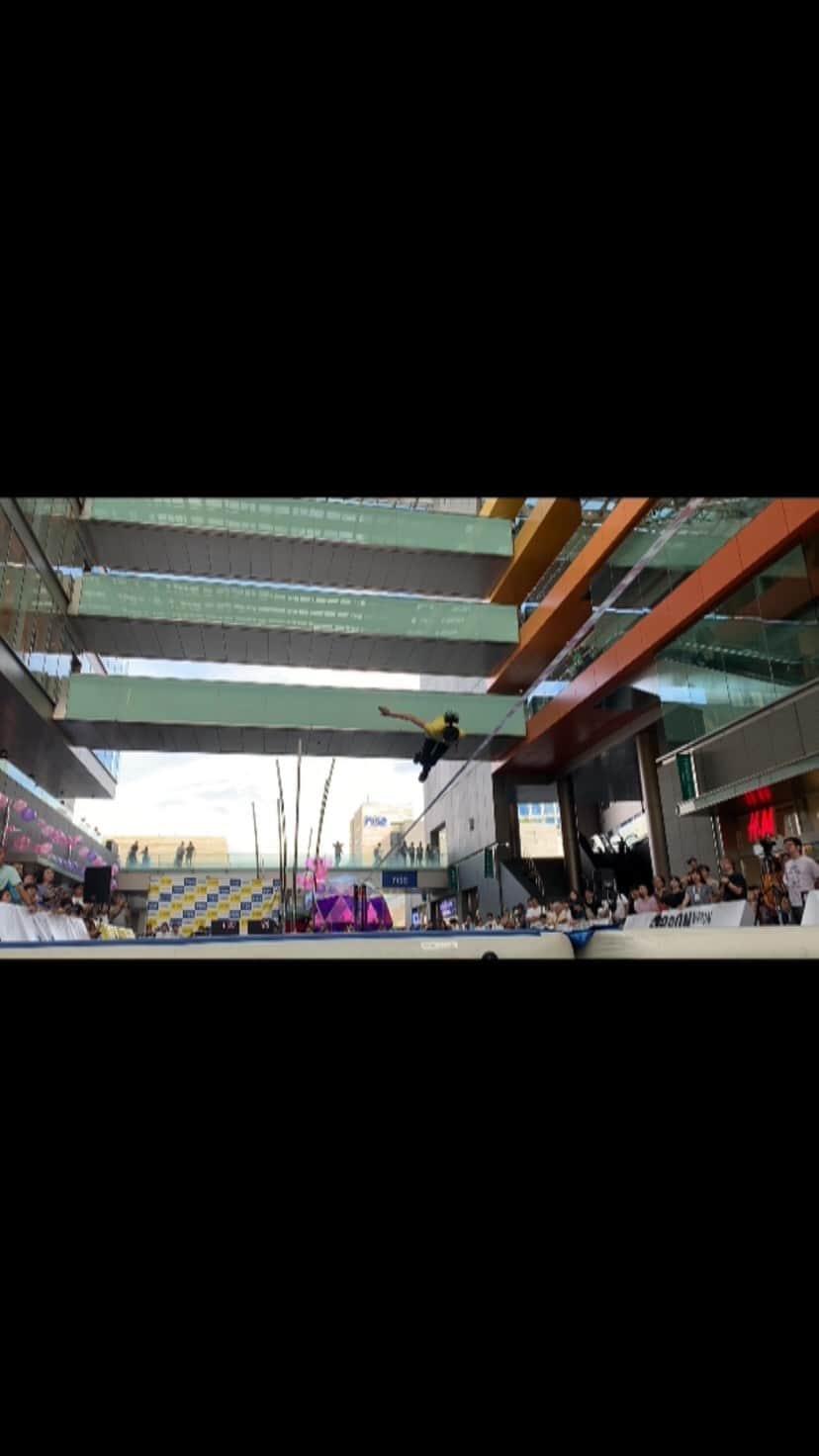 福田恭巳のインスタグラム：「2020.09 10th Nippon Open Slackline Championship   産後復帰後初の日本オープン 記念すべき10回目に出れてよかった この頃の方が今より上手だな🧐  @jeeprealgames  @gibbonslacklines  @gibbonjapan  @karadafactory   #スラックライン #slackline #slacklife #gibbonslacklines #ジープ #jeep #JeepRealGames #ThePowerofReal #jeep_real  #yukimi #福田恭巳 #ママアスリート #女の子ママ #産後ダイエット #子どものいる暮らし  #体幹トレーニング #バランス #ヨガ #ピラティス」