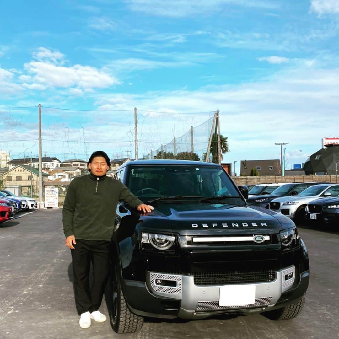 稲垣啓太のインスタグラム：「New defender 屈強な体躯がオフロードを駆け回る。 撮影内容は後ほど。  @landroverjpn  @jlr_kashiwa」