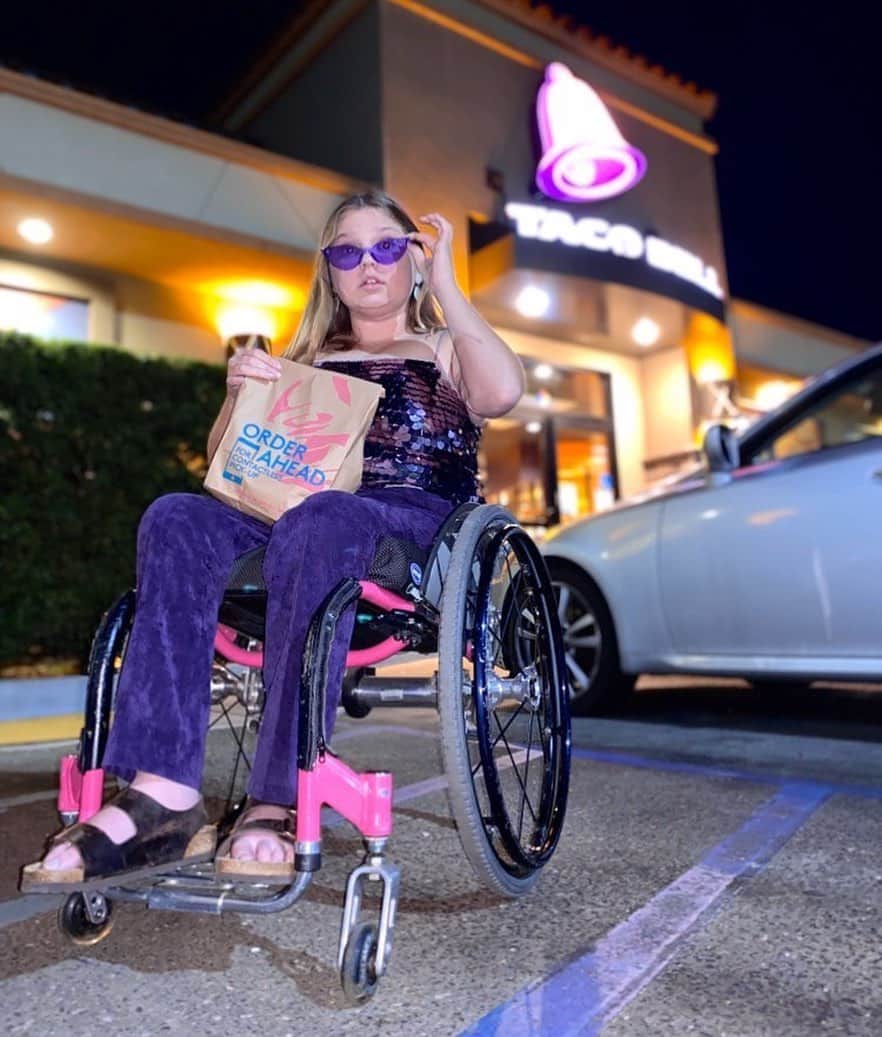 Taco Bellのインスタグラム：「It’s a Taco Bell kind of night.」
