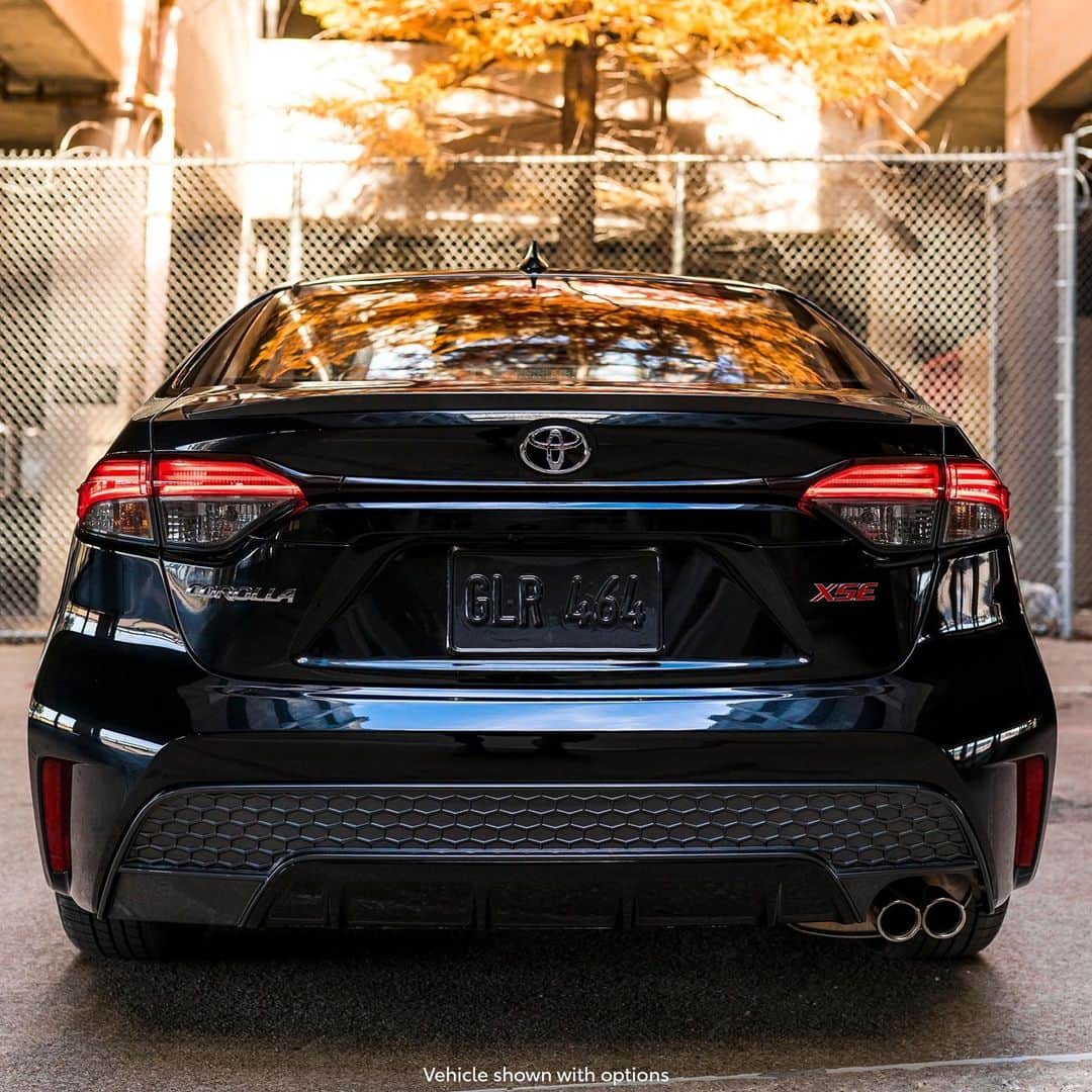 toyotausaさんのインスタグラム写真 - (toyotausaInstagram)「Outshine the competition. #Corolla #LetsGoPlaces」12月2日 10時18分 - toyotausa