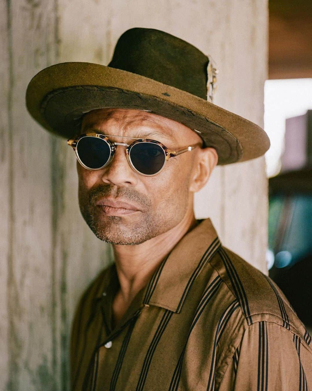 ジーエルシーオーのインスタグラム：「A collaboration between father and son, Larry and Garrett Leight, the #MrLeight limited edition seasonal capsules bridge multiple generations of design and craftsmanship to deliver superlative contemporary eyewear. Check out our stories to learn more.」