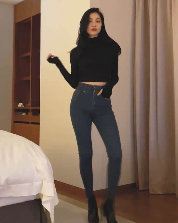 Chuuのインスタグラム：「🎀-5KG JEANS 기모버전! 🎀  겨울에도 마이너스진과 함께 따뜻하게 함께해요! coming soon🤟🏽✨  #chuu#츄#마이너스진#오키로진#마이너스오키로진」