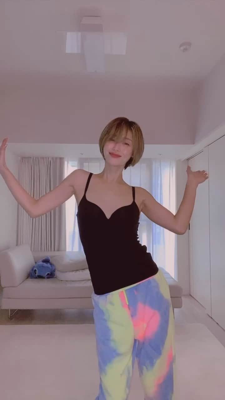 &mのインスタグラム：「twiceまねっこエクササイズ」