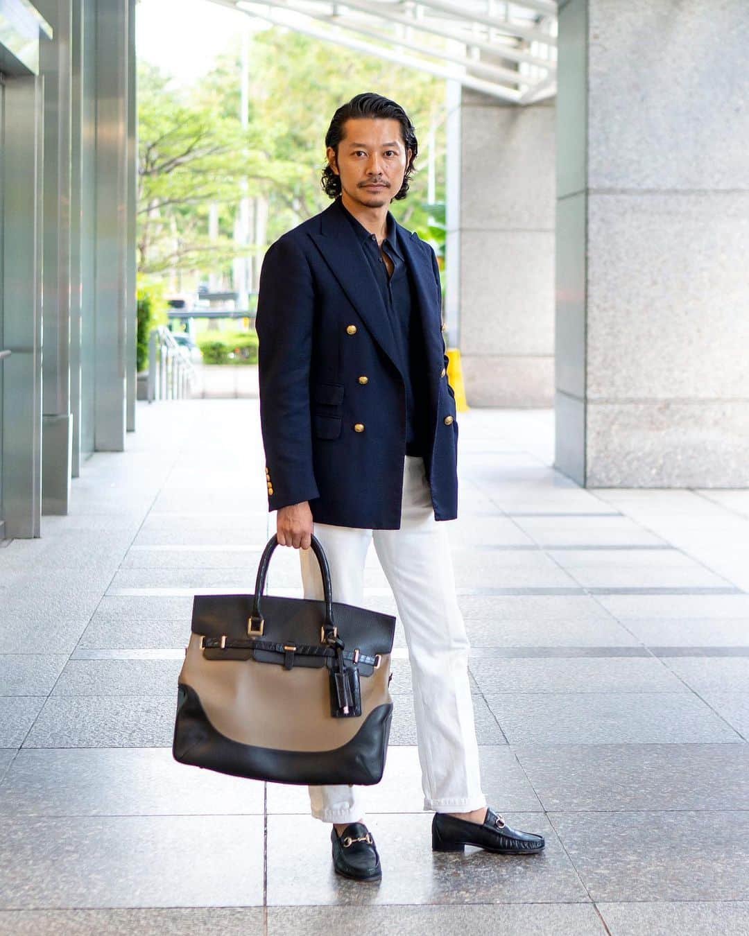高田朋佳のインスタグラム：「This jacket style is as simple and luxurious as possible.  ——————————————————————— #autmnoutfit #wednesdayoutfit  #dressstyle #elegantstyle #modernclassicstyle #newclassicstyle #fashion #mensfashion #mensdressstyle #suitsstyle #dapperstyle #takadachannel」