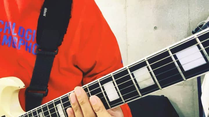 小野武正のインスタグラム：「アカネ・ワルツ / KEYTALK  本日はクボさんとコウイチさんととある撮影をしてきました☺️ 楽しかったですな🎸 さて今日はアカネさんの1Bをお届けします！  #わしつなぎ #keytalk #2週目」