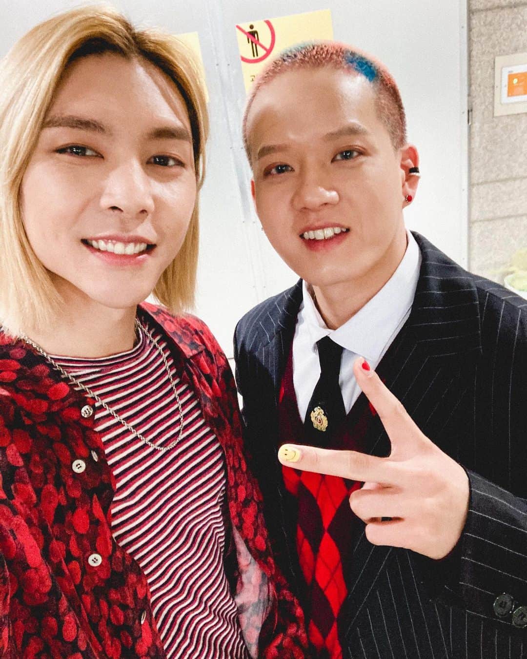 プニエル のインスタグラム：「Chitown ➡️ Seoul!   🇺🇸 ➡️ 🇰🇷  시카고 ➡️ 서울 !」