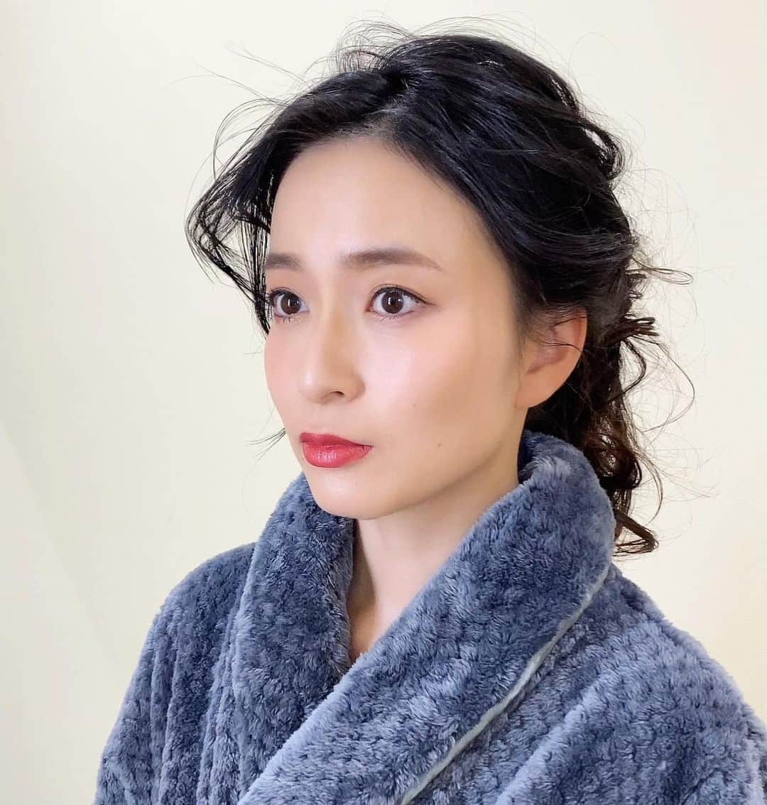 岩間恵さんのインスタグラム写真 - (岩間恵Instagram)「ぼさぼさオフショット 12月初日は思い出に残る撮影をしてました✨ 年内には仕上がるかな〜！」12月2日 21時02分 - iwamame