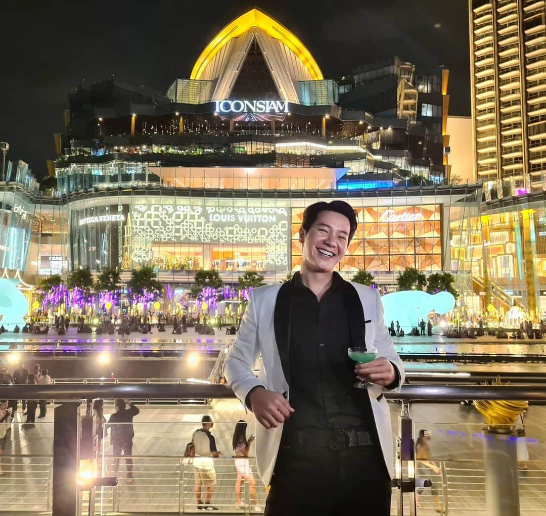 アイス・サランユーのインスタグラム：「🎤🎤On a Wonderful Cruise🎤🎤 #saffroncruise  #saffroncruisebybanyantree By  @banyantreebangkok  #banyantreebangkok #เที่ยวทั่วไทยกับไอซ์ศรัณยู」