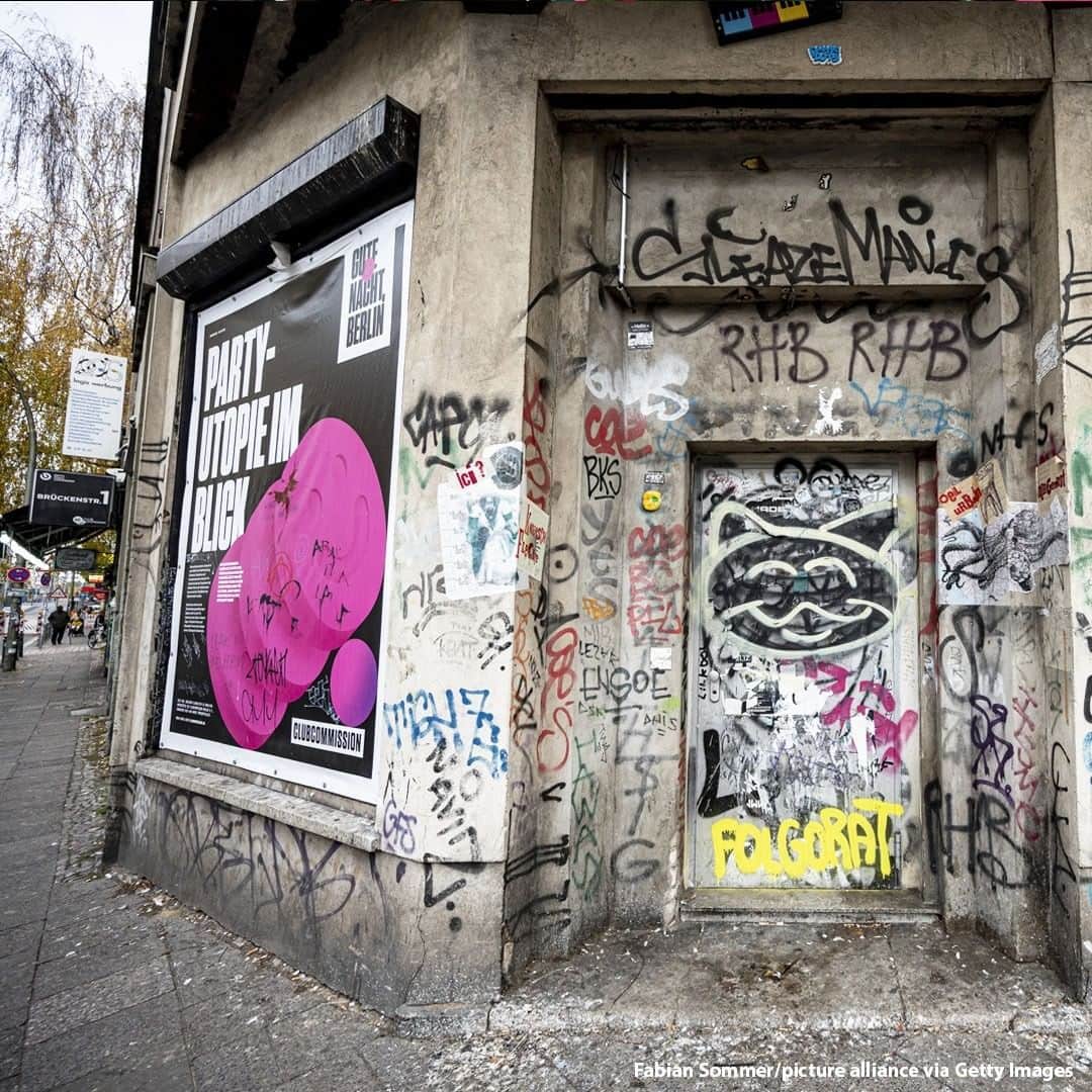 のインスタグラム：「The famous KitKat Club, a burlesque bar inspired by the American musical Cabaret, in Berlin, Germany, prepares to become a new COVID-19 testing centre. #berlin #germany ##covıd19」