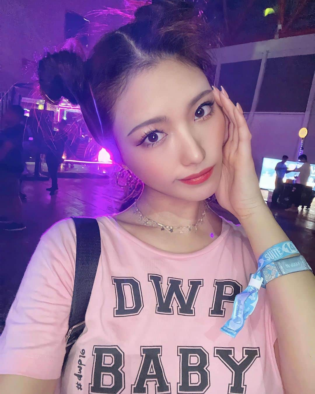 MIKAさんのインスタグラム写真 - (MIKAInstagram)「DWP babyy🍭🍼💕 Catch us at @djakartawarehouseproject virtual !!💘 毎年恒例の年末BIGフェスDWPが今年はオンライン開催になり、私も(パフォーマンスさせて頂きます🩰🎶 #DWP Virtual returns on 19 & 20 December 2020🎉 Pre register for #DWPV now at 🔍djakartawarehous.com 🥳 See you soon xx 今年はインドネシアに行けず寂しいけど、大好きなDWPがバーチャルで開催されるのは嬉しいっ💖お楽しみに💖💖」12月2日 21時08分 - cjd_mika