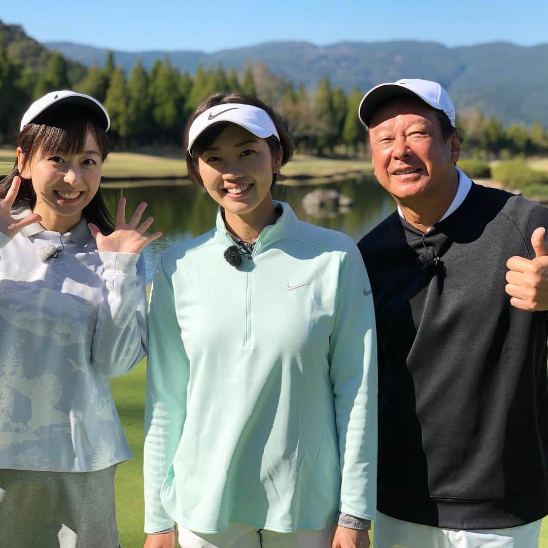 菊池良子のインスタグラム：「【#golf #ゴルフ番組　】 ・ ・ みんな大好き💕らく・ごるの収録に行ってきました😊 ・ ・ ルミプロと森末さんに今回もたくさんのことを教えて頂きました✨✨ ・ ・ 練習に行かない？行けない？から、なかなか上手くなれないけど😣番組を通してゴルフが好き、上手くなりたい！という気持ちはますます高まります⛳️ ・ ・ 皆さんにとっても番組がそういった存在になれたら嬉しいです😊 ・ ・ ・ これからもよろしくお願いします✨✨ ・ ・ #ゴルフ　#ゴルフ女子　#ゴルフコーデ　#女子プロゴルファー　#葭葉ルミ　さん　#体操金メダリスト　#森末慎二　さん　#フリーアナウンサー」