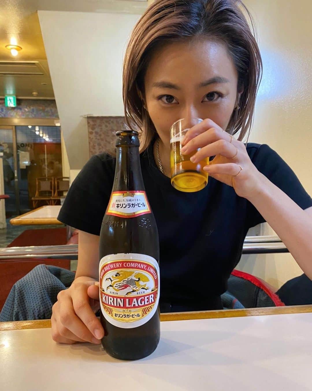 のインスタグラム：「つい2週間前までPatagonia脱いだら半袖っていう人いたんだけど。12月に入った途端、急に寒いね😨あぁ、もう冬なんだなあ。 . #こう見えて1杯しか飲めない #お酒激弱 顔はめちゃめちゃ飲めそうと言われる🤔」